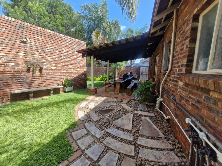 3 Bedroom Property for Sale in Rhodesdene Northern Cape